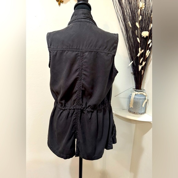 Max Jeans Dark Gray vest chic layering open front waist tie, in size small - Picture 4 of 10